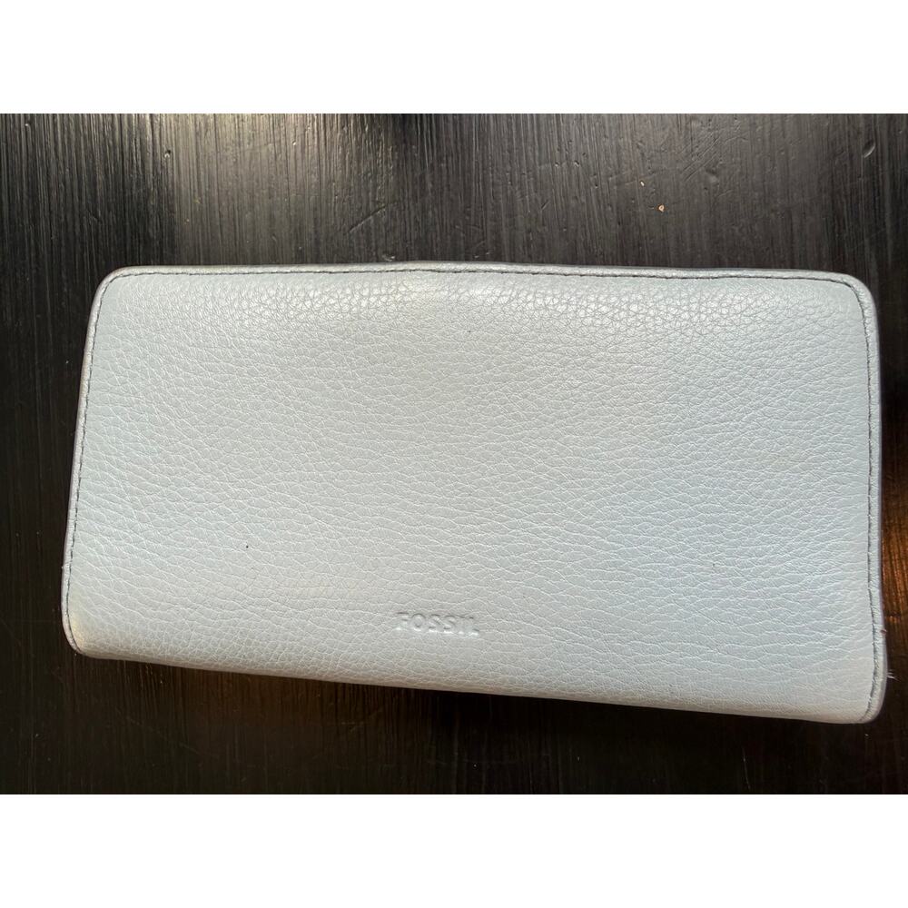 Fossil Light Blue Wallet Pale LIght Blue 7" x 3.5" Credit Cards Zip